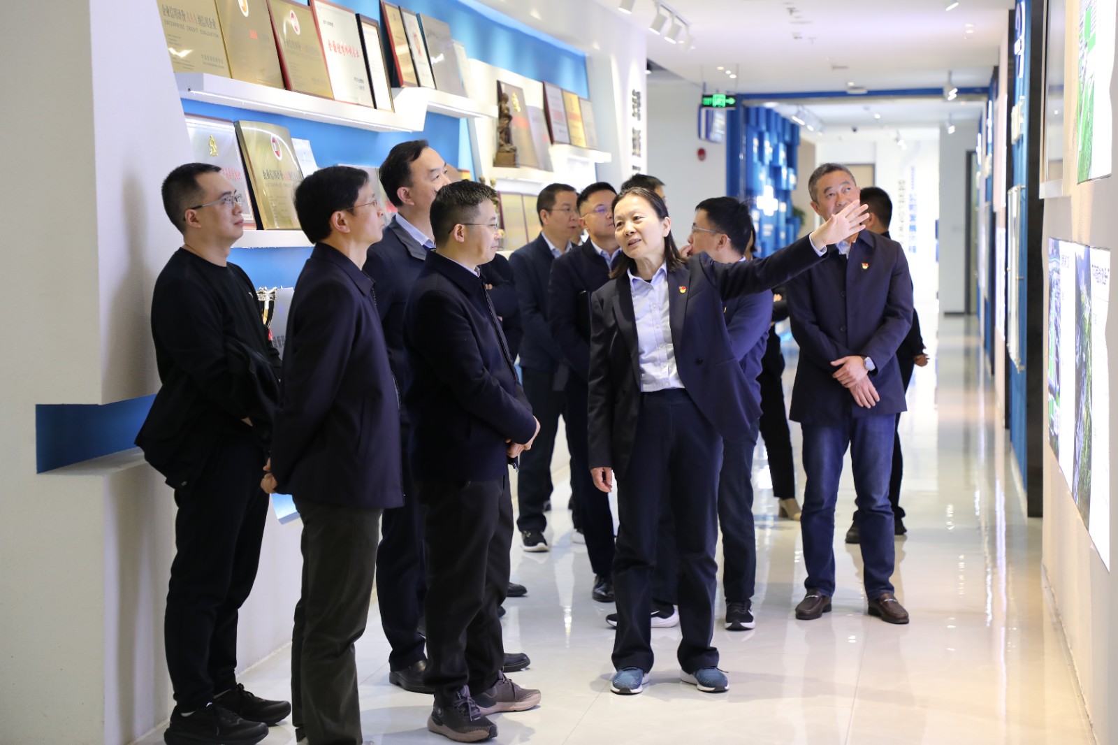 1735269300498 1735269300498